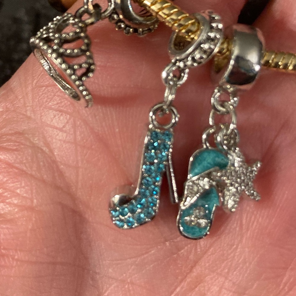 Charm-Bracelet or Necklace Charm/ Pendent Aqua Sandal Starfish in rhinestones - Picture 6 of 9